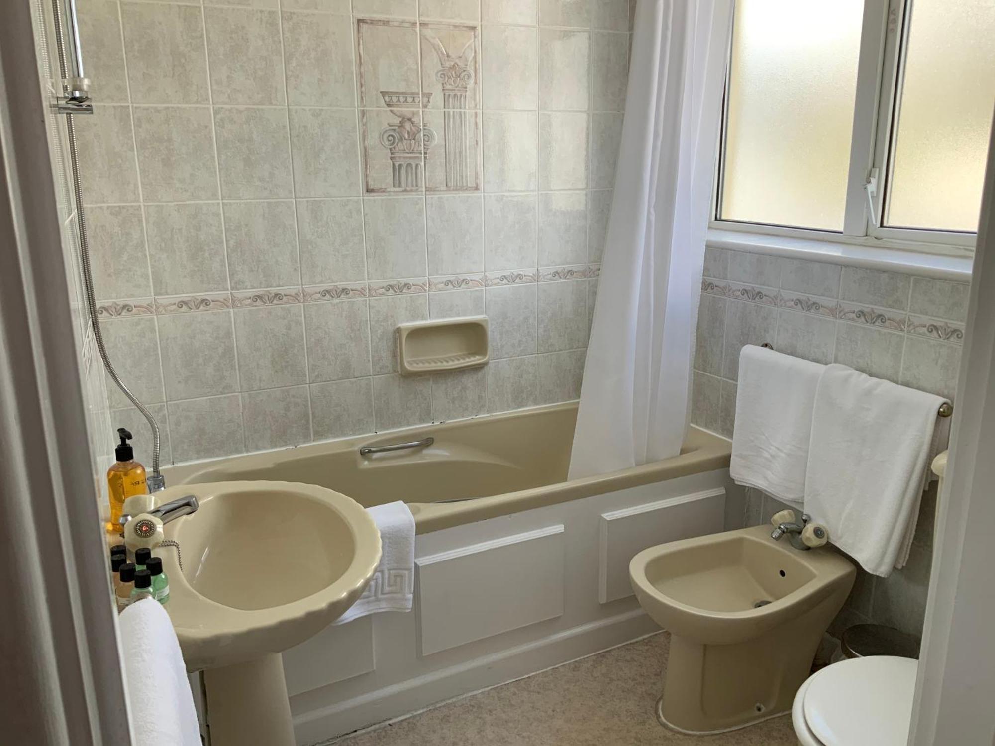 Marina Metro Hotel Saint Helier Jersey Cameră foto